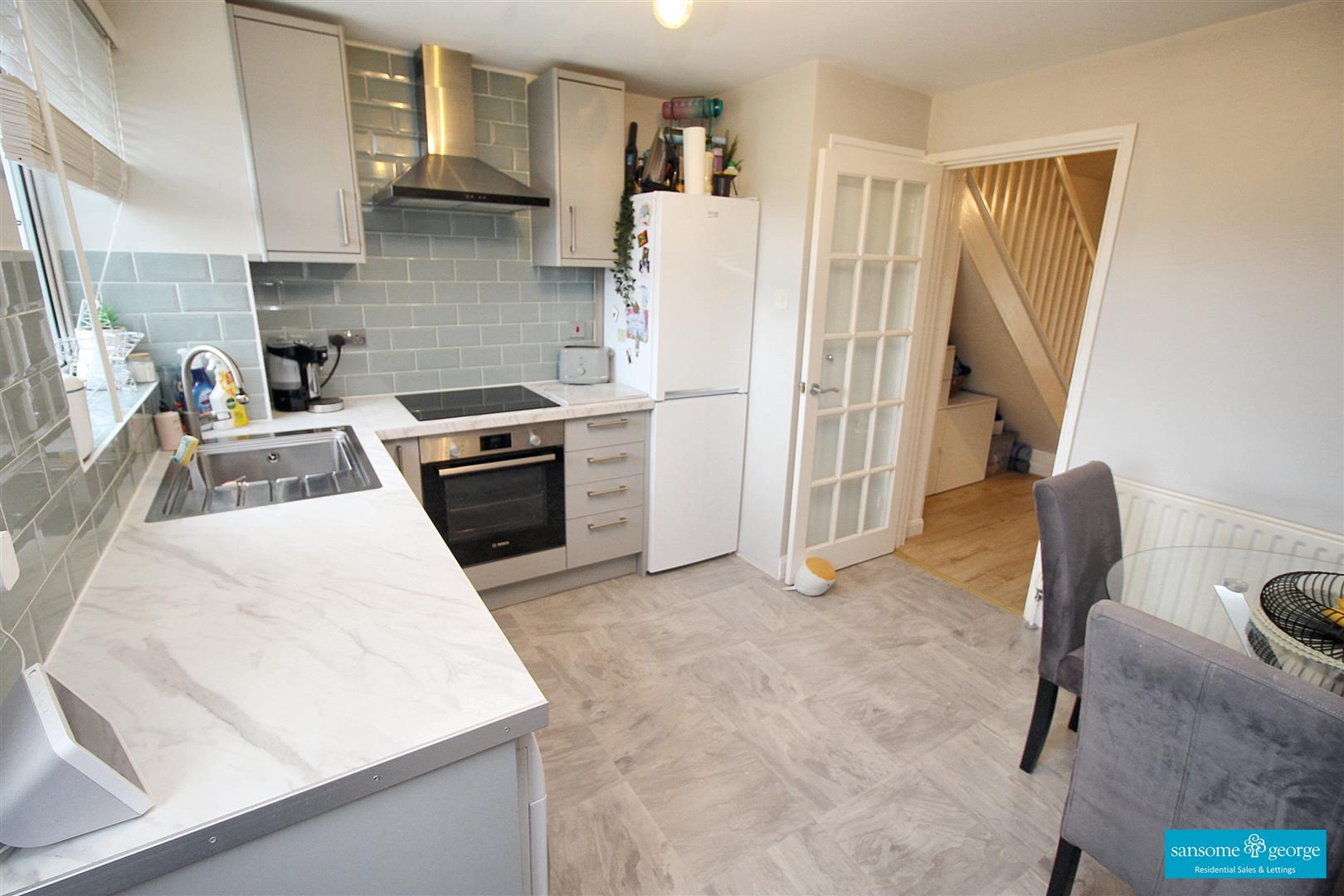 2 bed property in Pottery Road, Reading